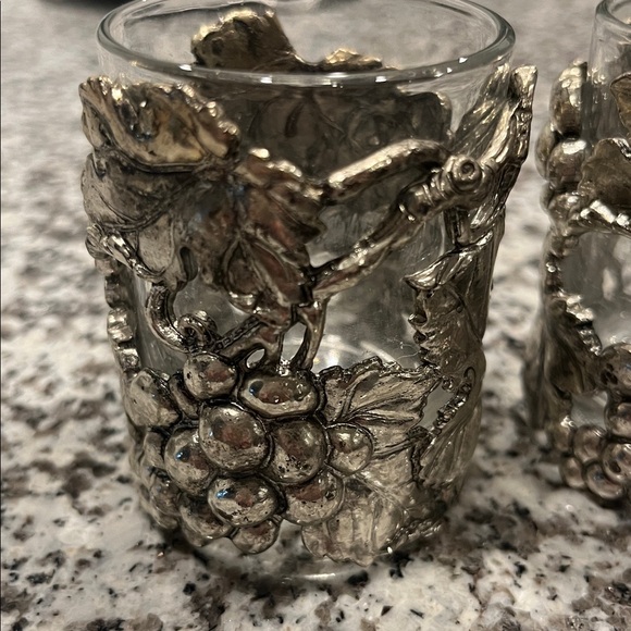 Arthur Court Grapes & leaves Votive Candle pair with glass inserts - Picture 2 of 5